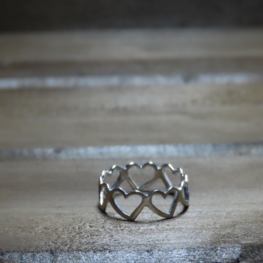Open heart sterling silver ring. Size 6